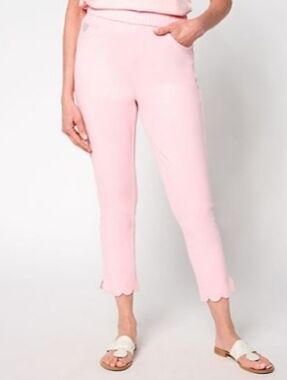 Quacker Factory Light Pink Scalloped Ankle Cropped Pants